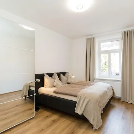 Center Tirol Apartman *